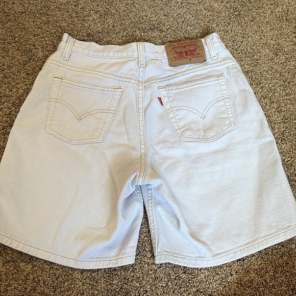 Vintage Levi's Denim Shorts - Picture 5 of 6